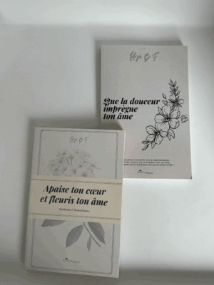 Apaise ton cœur et fleuris ton âme & Que la douceur imprègne ton âme.